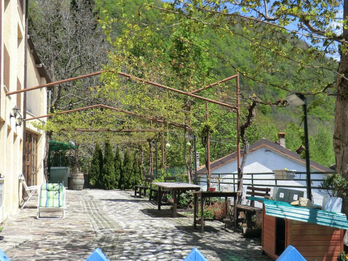 Trekking House Pasubio Hotell Valli del Pasubio Exteriör bild